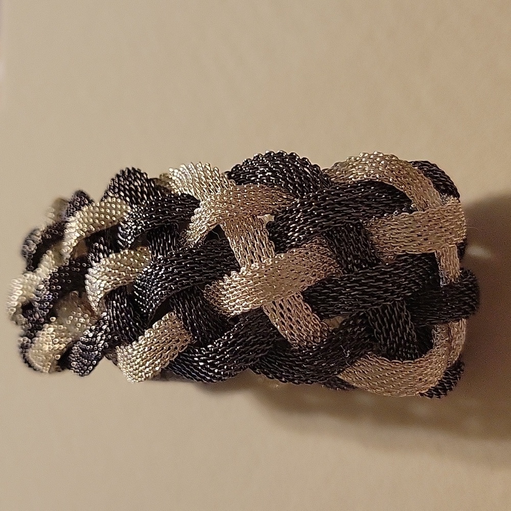 Elegant Magnetic Black and Silver Mesh Braided Bracelet 8" - Picture 2 of 5